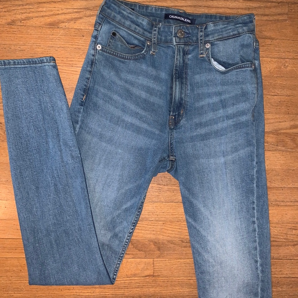 Calvin Klein - light wash jeans